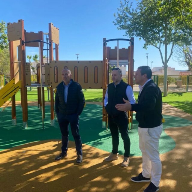 El alcalde y el concejal de Obras y Servicios visitan las intervenciones realizadas en parques y jardines