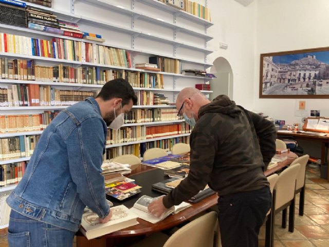 La Biblioteca Municipal de Mula recibe en los últimos meses la donación de más de 700 libros