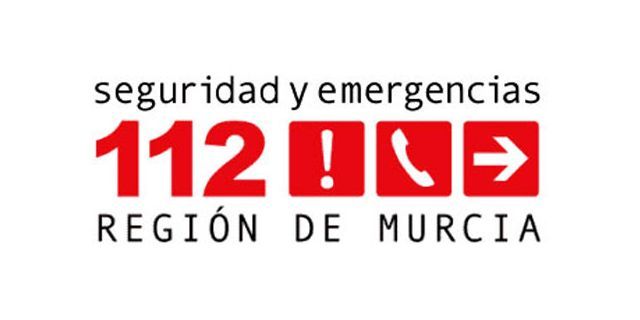 Servicios de emergencias acuden a un accidente de tráfico en Mula