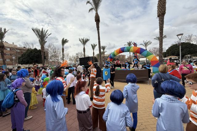 El Carnaval Infantil llena de color y alegría las calles de Mula en una jornada de masiva participación